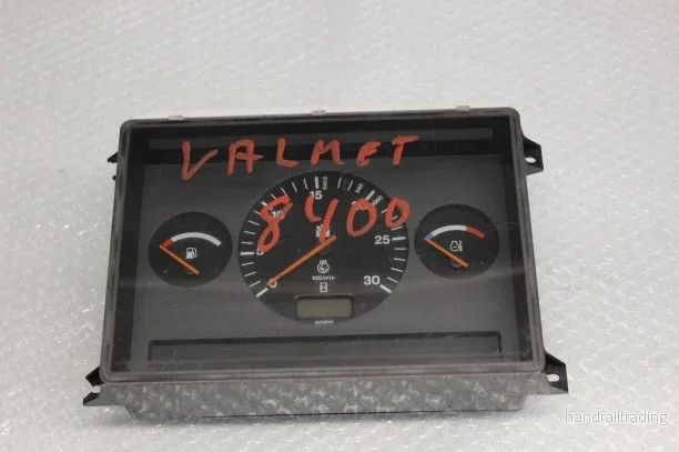 Instrumentpanel Valmet 8400 (byte-Å-24-Nr5) Instrumentpanel Valmet 8400 (byte-Å-24-Nr5)
