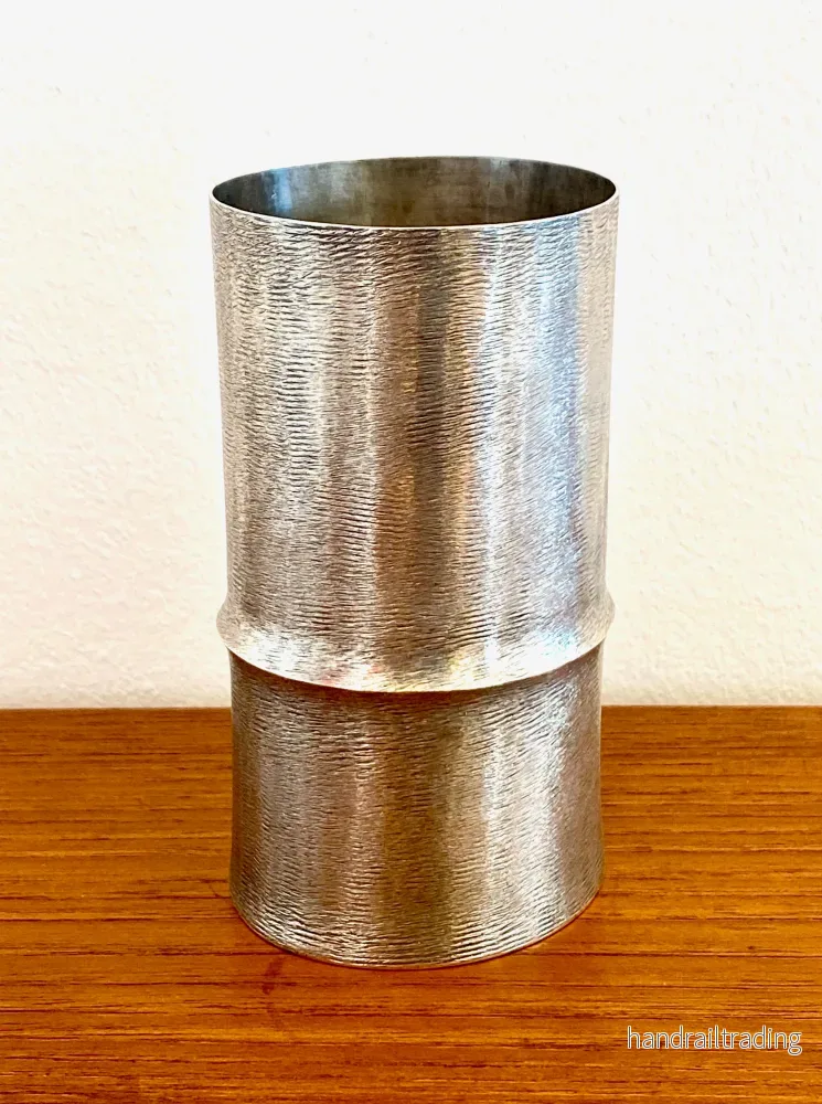 Rey Urban – Silver vase Rey Urban – Silver vase