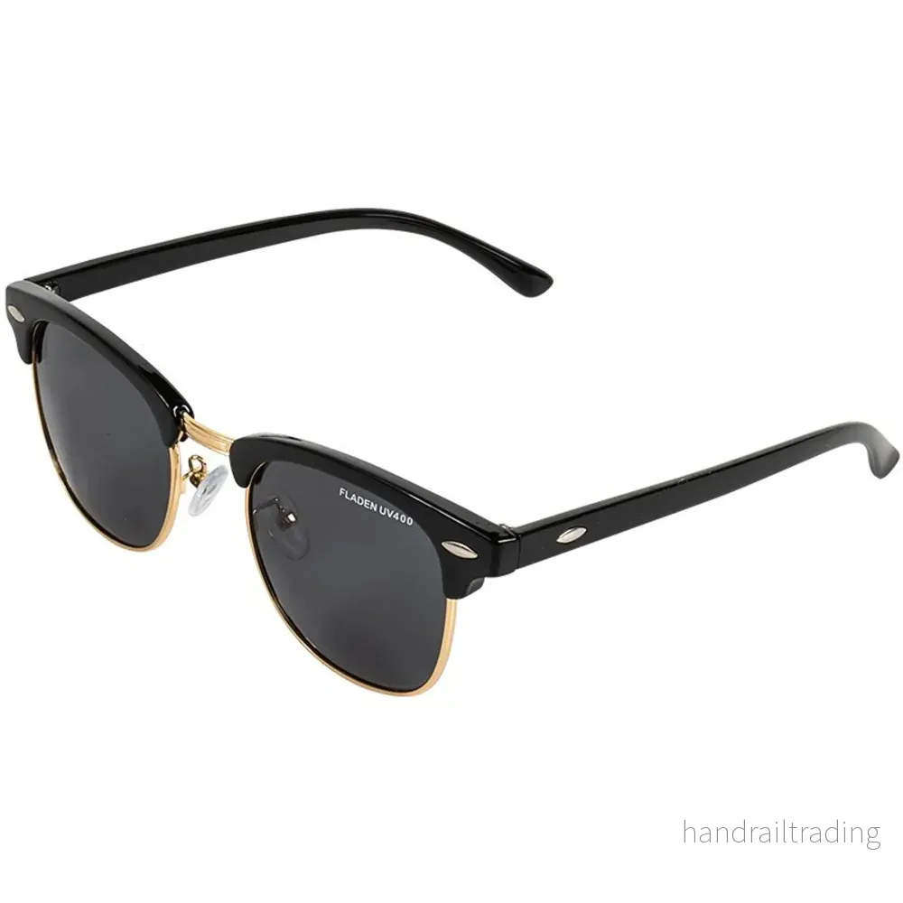 Polarized sunglasses Clever black framegrey lens Polarized sunglasses Clever black framegrey lens