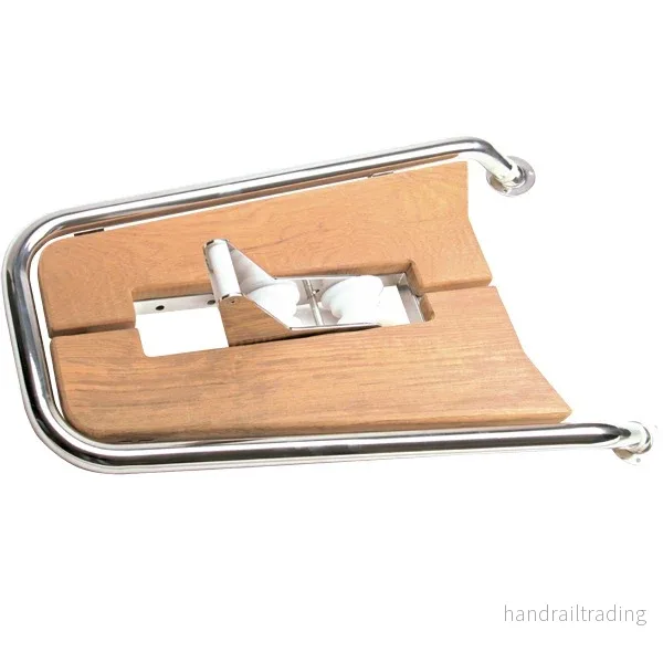 Peke, teak med ankarrulle 70x48cm Ø32mm rör Peke, teak med ankarrulle 70x48cm Ø32mm rör