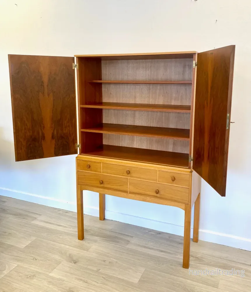 Carl Malmsten - Walnut cabinet, Lillbo - Bild 2