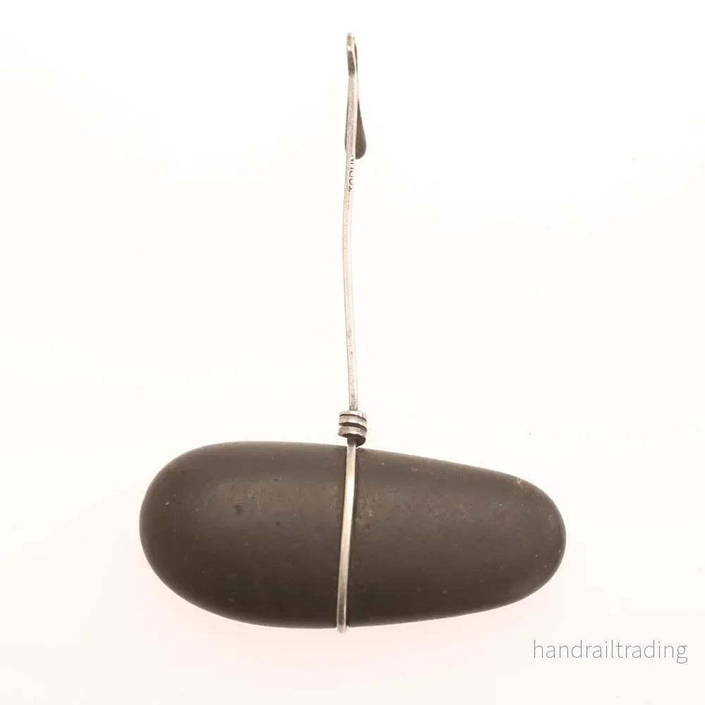 Vivianna Torun Bülow Hübe – Silver pendant with natural stone Vivianna Torun Bülow Hübe – Silver pendant with natural stone