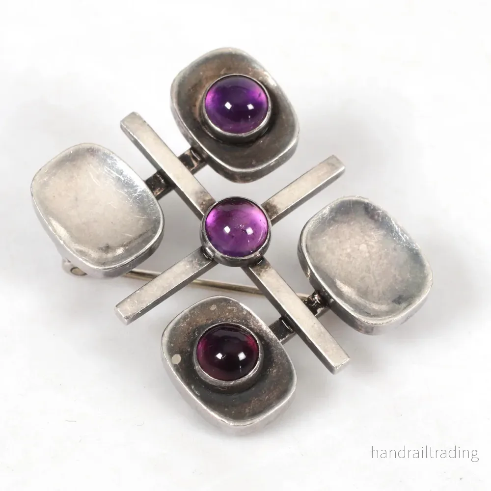 Arvo Saarela – silver brosch with amethyst Arvo Saarela – silver brosch with amethyst