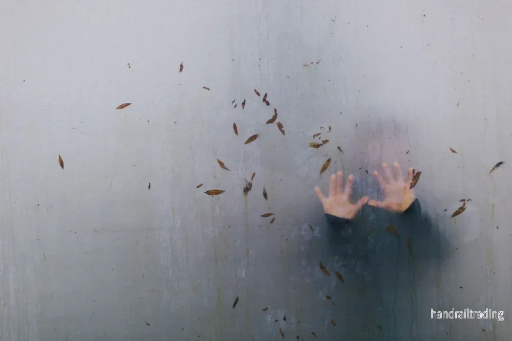 Jessica Lindgren Wu, Hands and Leaves, Art photo Jessica Lindgren Wu, Hands and Leaves, Art photo
